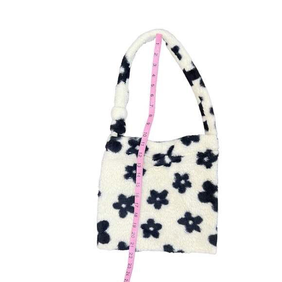y2k fluffy hobo bag white and black daisys - Picture 7 of 9